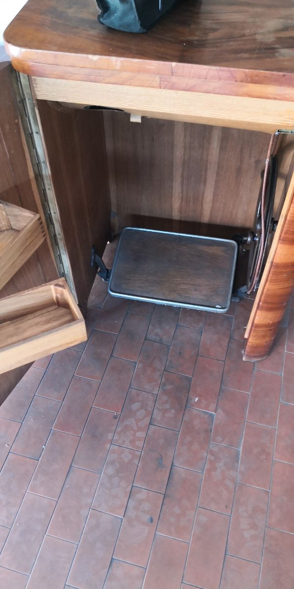 Macchina da cucire BORLETTI