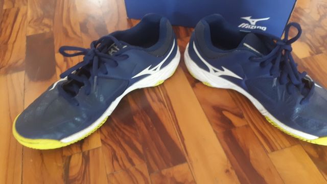 Scarpe da ginnastica pallavolo e pallamano