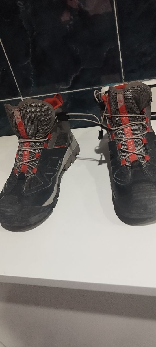 BOTAS SENDERISMO IMPERMEABLE NIÑO