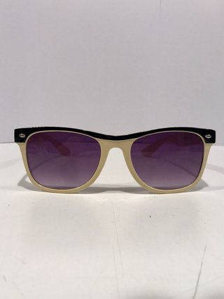 Set di occhiali da sole colorati