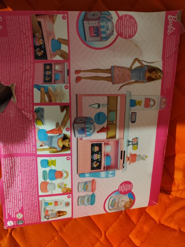 Barbie decora pasteles