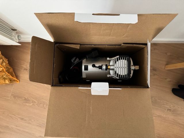 Compresor con calderín y manometro D-80