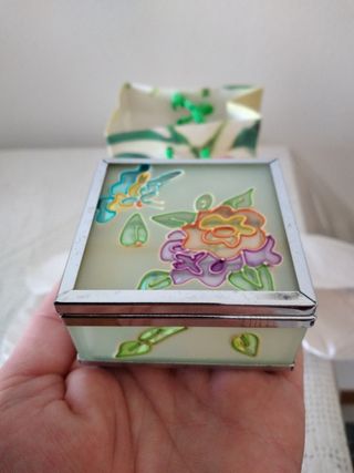 Scatolina portagioie vetro/metallo decorata 