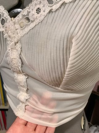 Crop top fatto a mano con sottoveste vintage