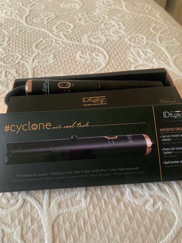Plancha de pelo Cyclone de segunda mano por 35 EUR en Alcobendas