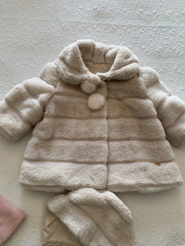 Dos abrigos niñas 6 meses
