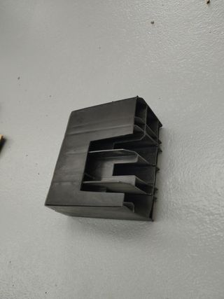 Taco paragolpes del.Renault 7700760699