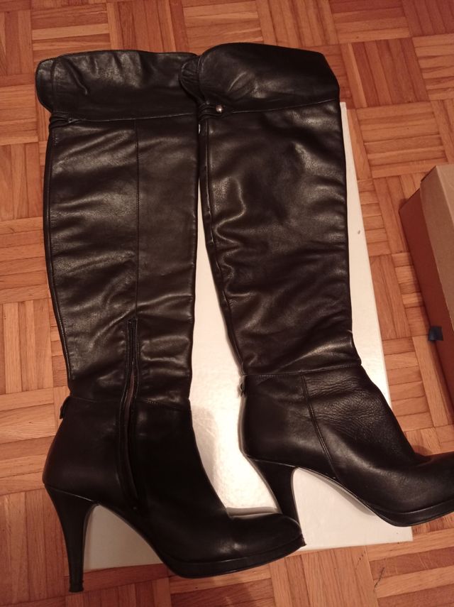 Stivali sopra il ginocchio neri in pelle n.37