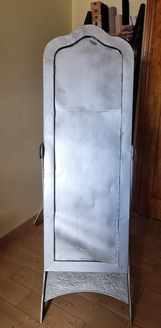 Espejo de pie tipo mexicano