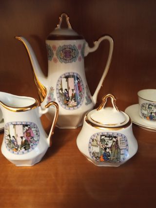 Juego de café ,de 42 años de antigüedad