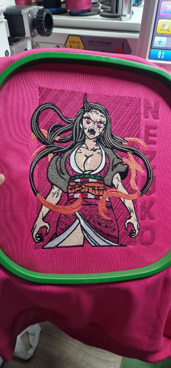 Sudadera bordada con dibujos