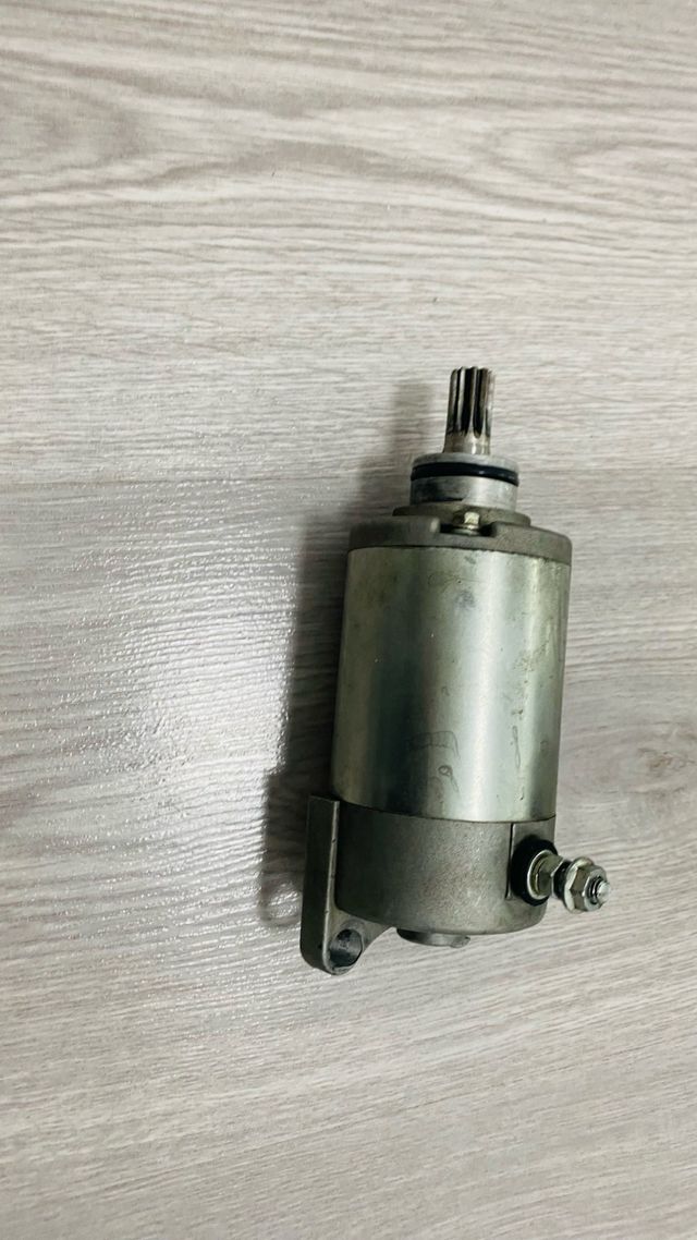 motor de arranque ,junta escape regulador elect ,
