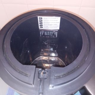 Enfriador y barriles de cerveza 