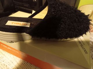 Ciabatte invernali nere n.37 mai usate.