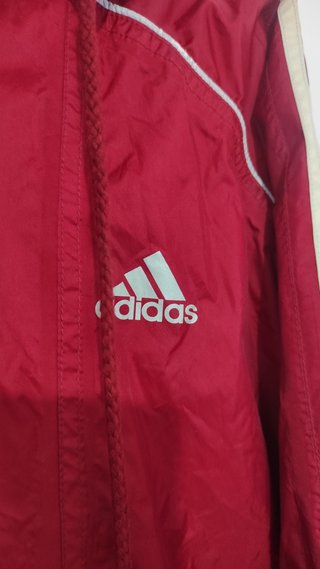 Chubasquero Adidas del año 2000. 00s