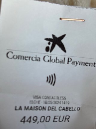 Peluca sin estrenar y productos para su cuidado