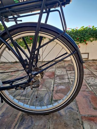 Johnny Loco Ebike Bakfiets