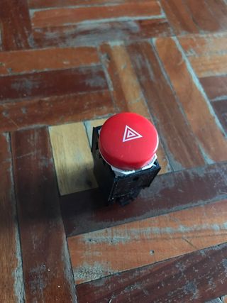 Boton luces emergencia Seat Leon mk2