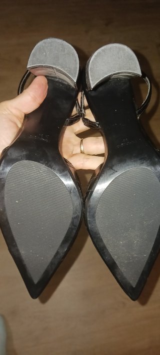 Zapatos tacón cómo