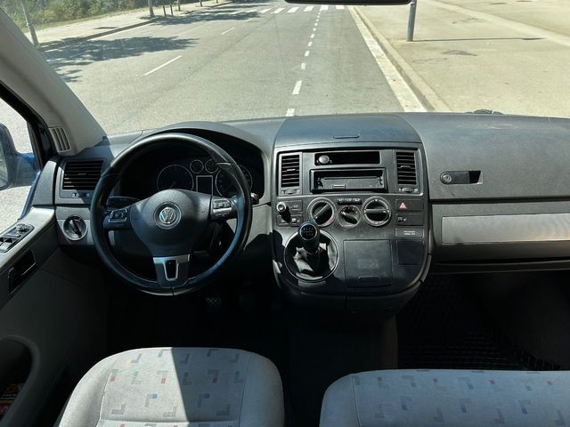    Volkswagen Multivan 2004
