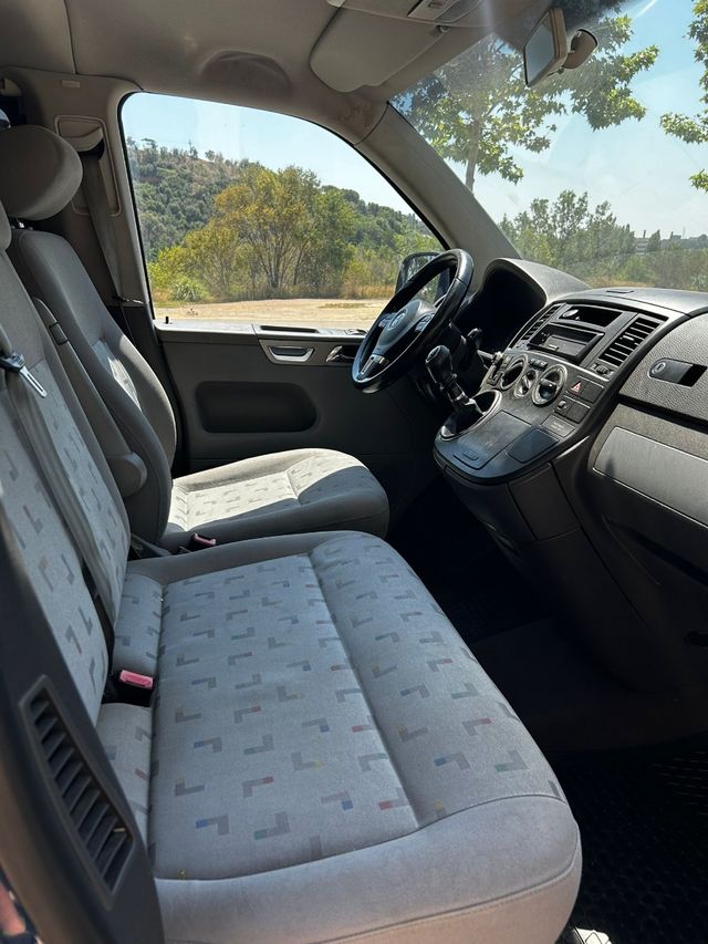    Volkswagen Multivan 2004