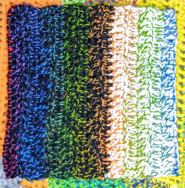 Cuffia o scaldacollo fatta a mano