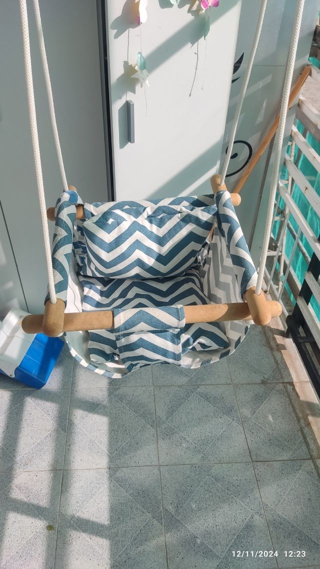 Columpio de madera y tela