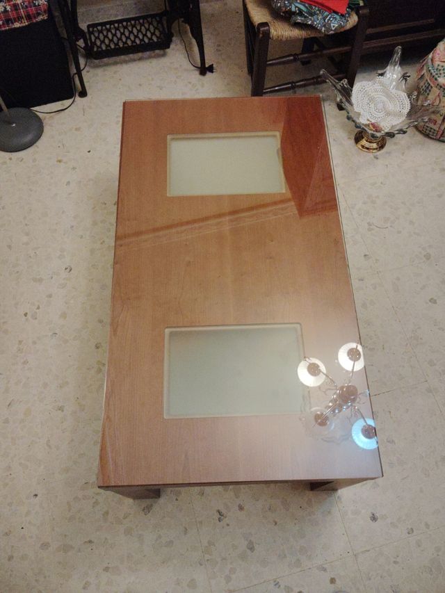 Mesa antigua de madera tratada