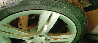4 ruedas dos delanteras y dos traseras