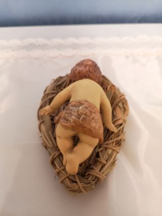 Gesù bambino con culla paglia