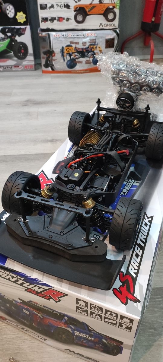 Maverick quantum r Flux 4s 1/8 rtr