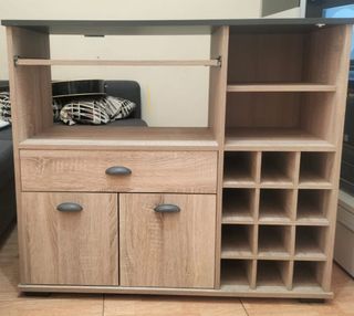 aparador con botellero