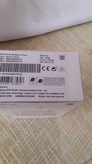Un móvil nuevo SIN estrenar  en su caja sin abrir