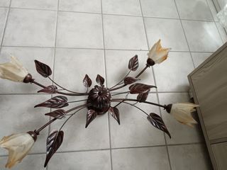 Lampadario rustico in ferro vintage