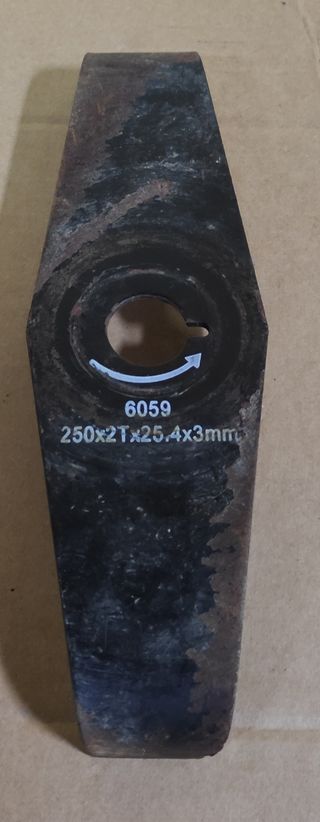 Disco corta mato de 2 dentes usado para roçadora