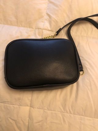 Bolso negro y dorado. Zara. Nuevo sin etiquetas