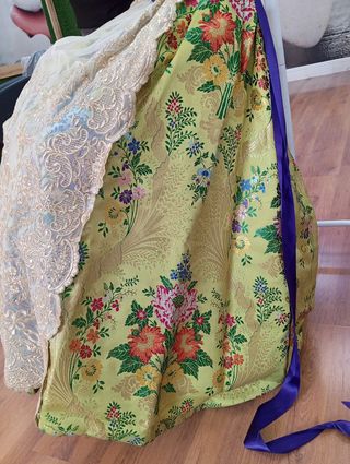 Traje de fallera (seda vives y marí)