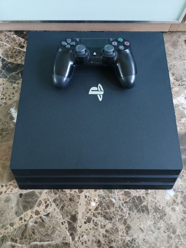 PS4 PRO + 1 MANDO DualShock 4
