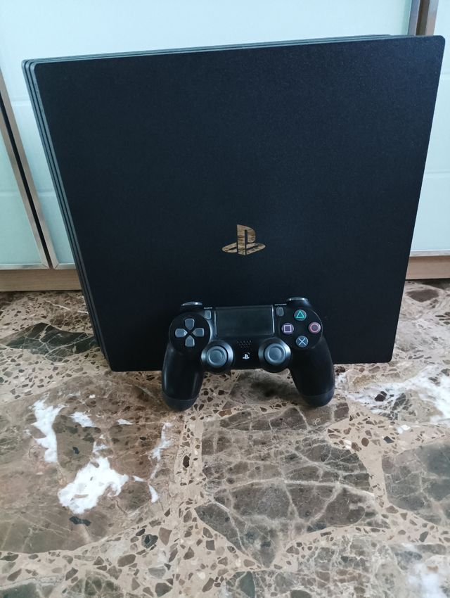 PS4 PRO + 1 MANDO DualShock 4