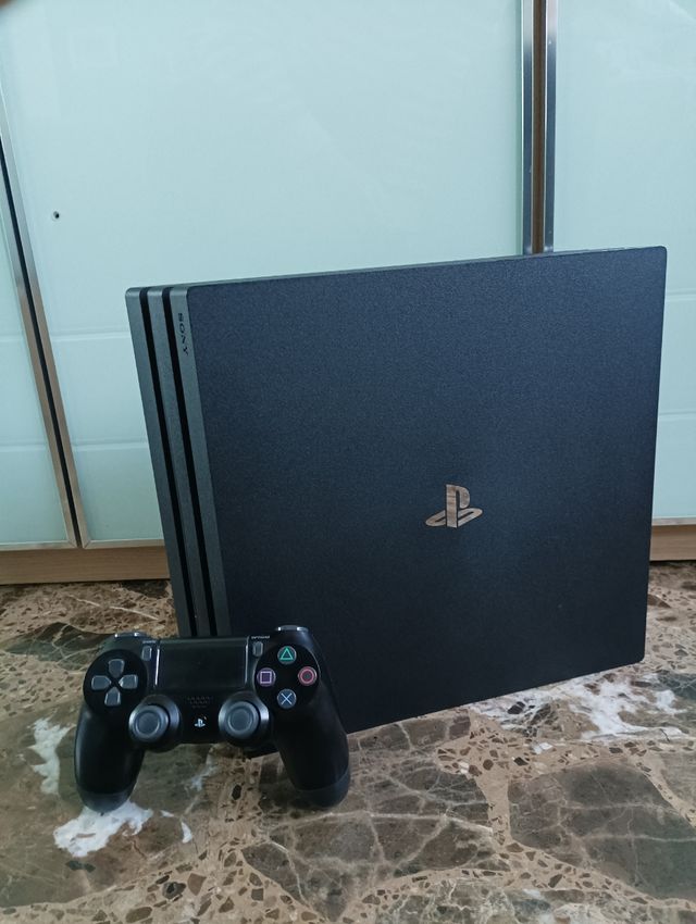 PS4 PRO + 1 MANDO DualShock 4