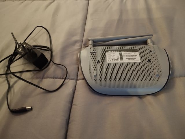 TP Link modem router ADSL 2  wireless N300