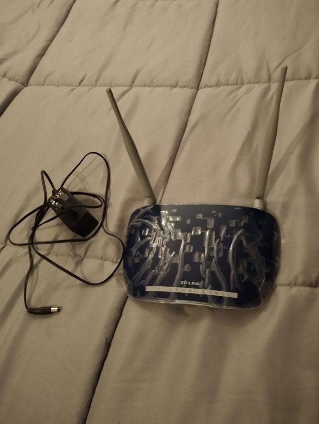 TP Link modem router ADSL 2  wireless N300