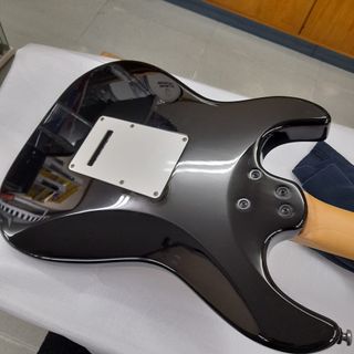Guitarra Eléctrica Rira RFG700