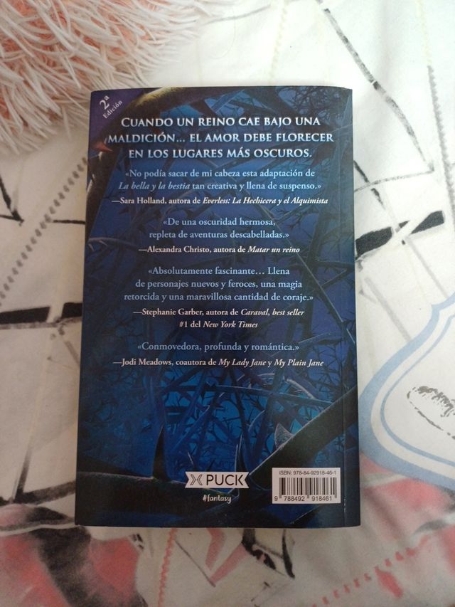 Una maldición oscura y solitaria (Spanish Edition)