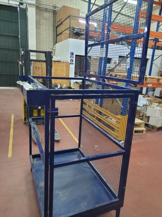 CHOLLO.!!! Jaula sube personas para apilador.