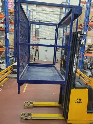 CHOLLO.!!! Jaula sube personas para apilador.