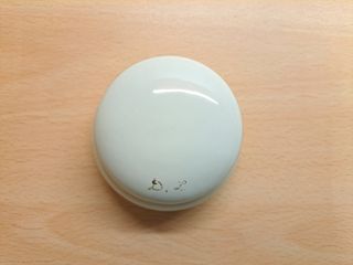 Piccolo portagioie / contenitore in porcellana