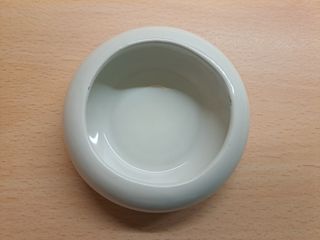 Piccolo portagioie / contenitore in porcellana