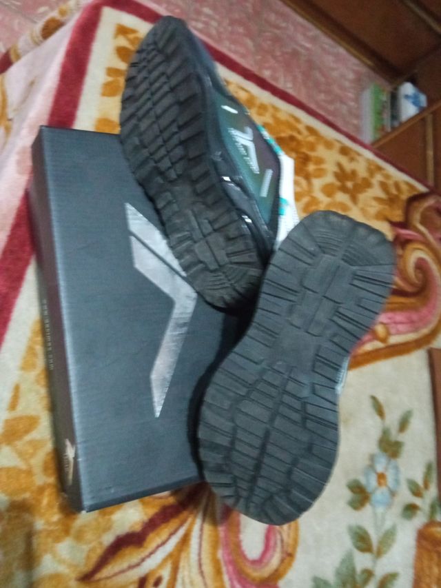 Vendo zapatillas está casi nuevas