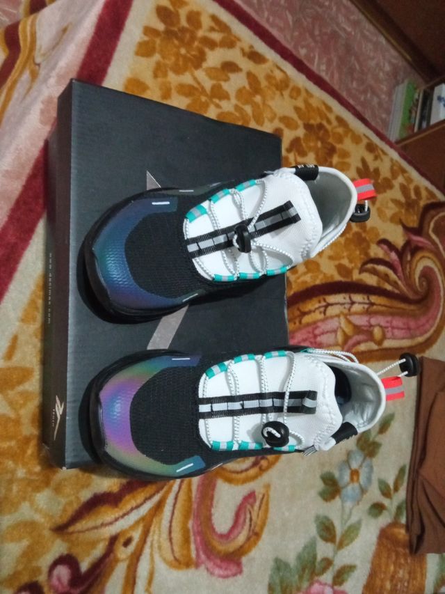 Vendo zapatillas está casi nuevas